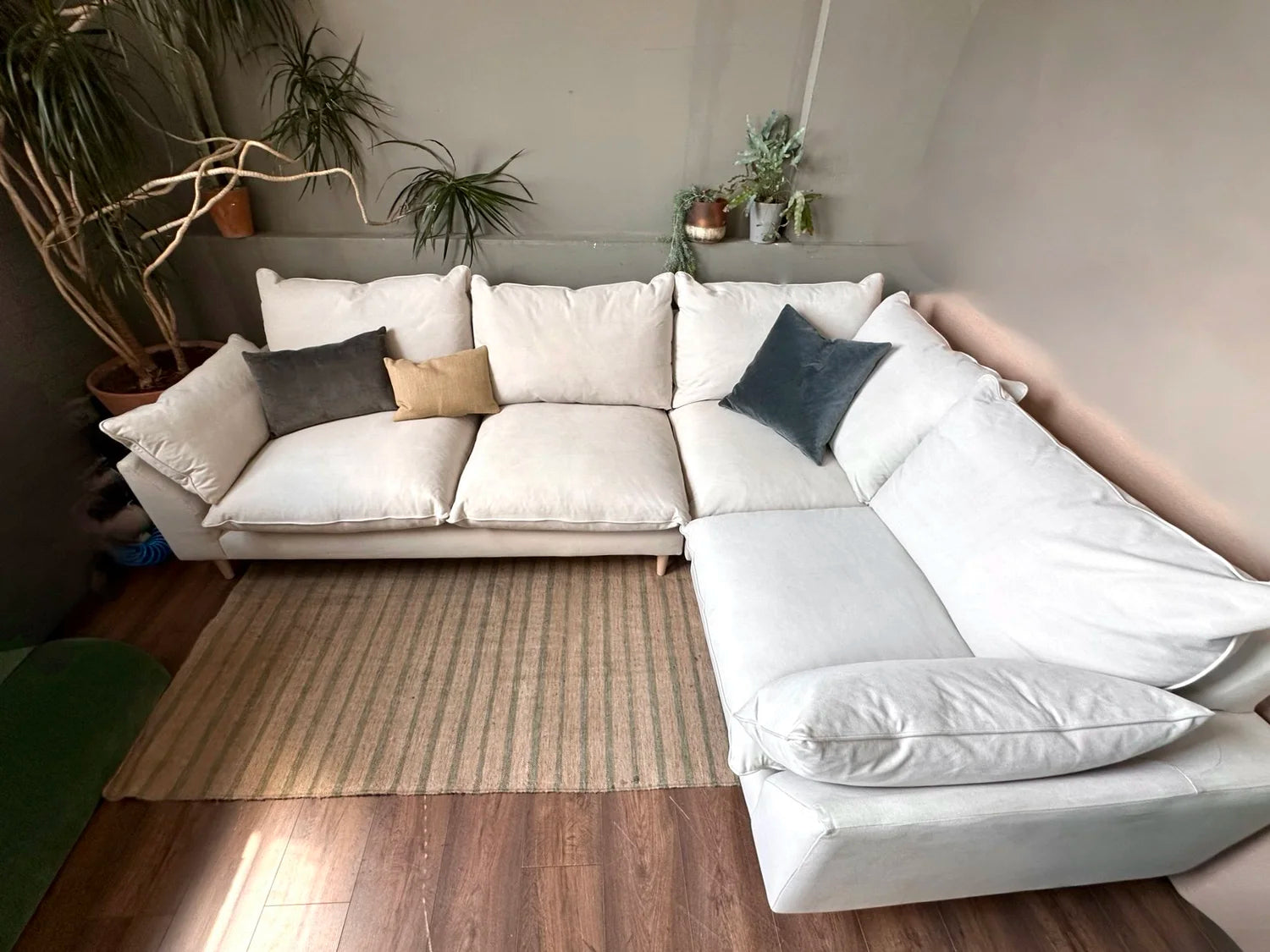 Loaf — Slow Riser Corner Sofa Large